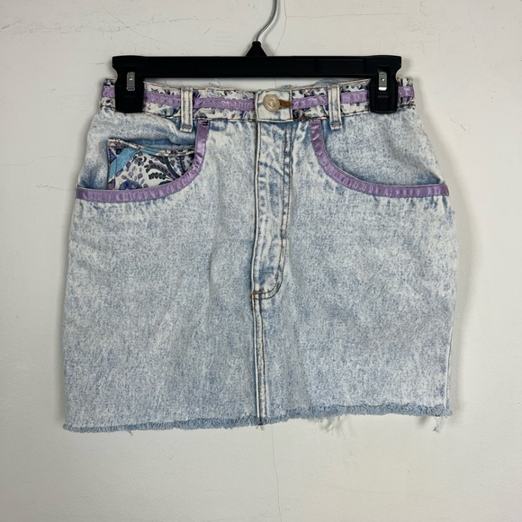 Vintage GET! Denim mini skirt. Size 7/8 - Picture 1 of 3